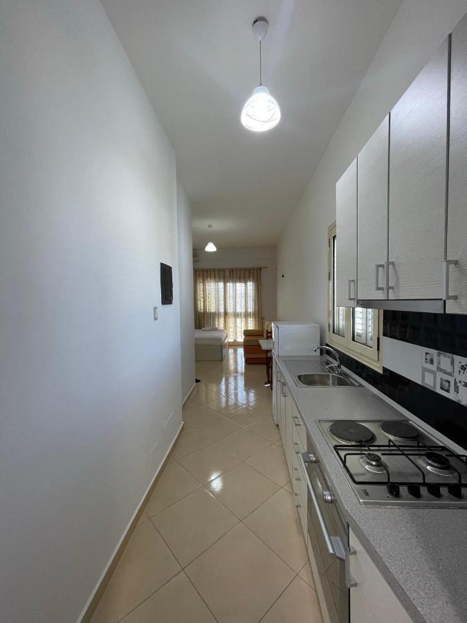John'S Holiday Home Влёра Экстерьер фото