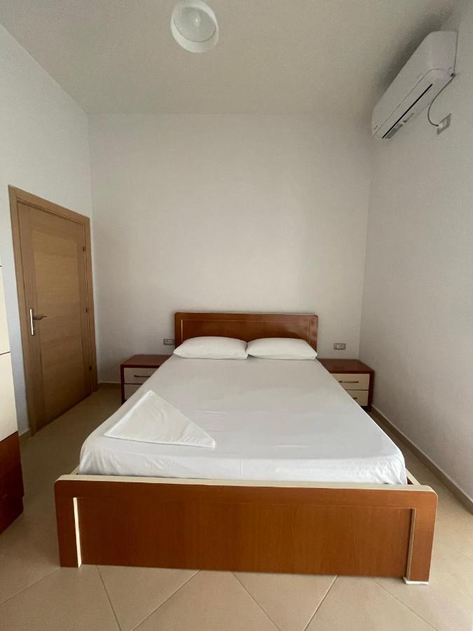 John'S Holiday Home Влёра Экстерьер фото