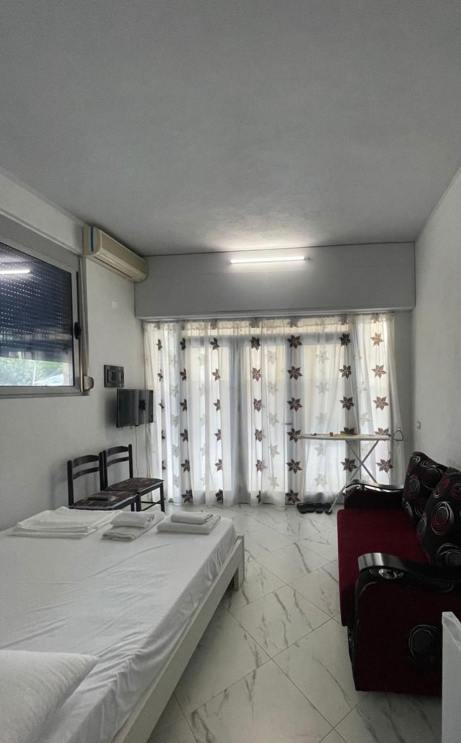 John'S Holiday Home Влёра Экстерьер фото